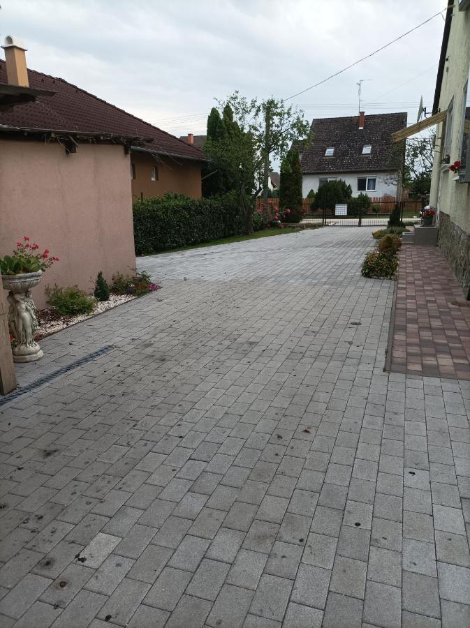 Csilla Apartman Balogunyom Εξωτερικό φωτογραφία