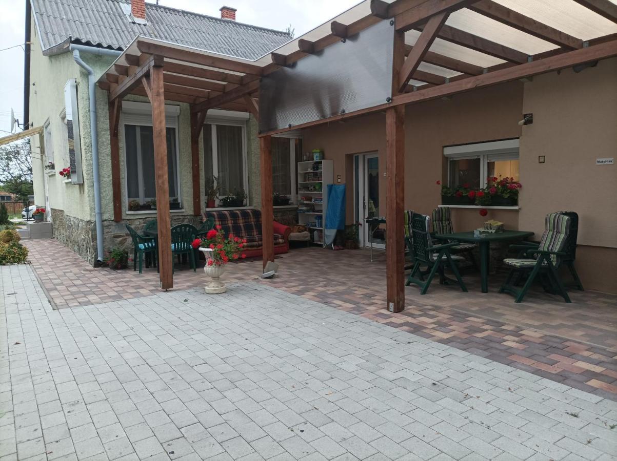 Csilla Apartman Balogunyom Εξωτερικό φωτογραφία